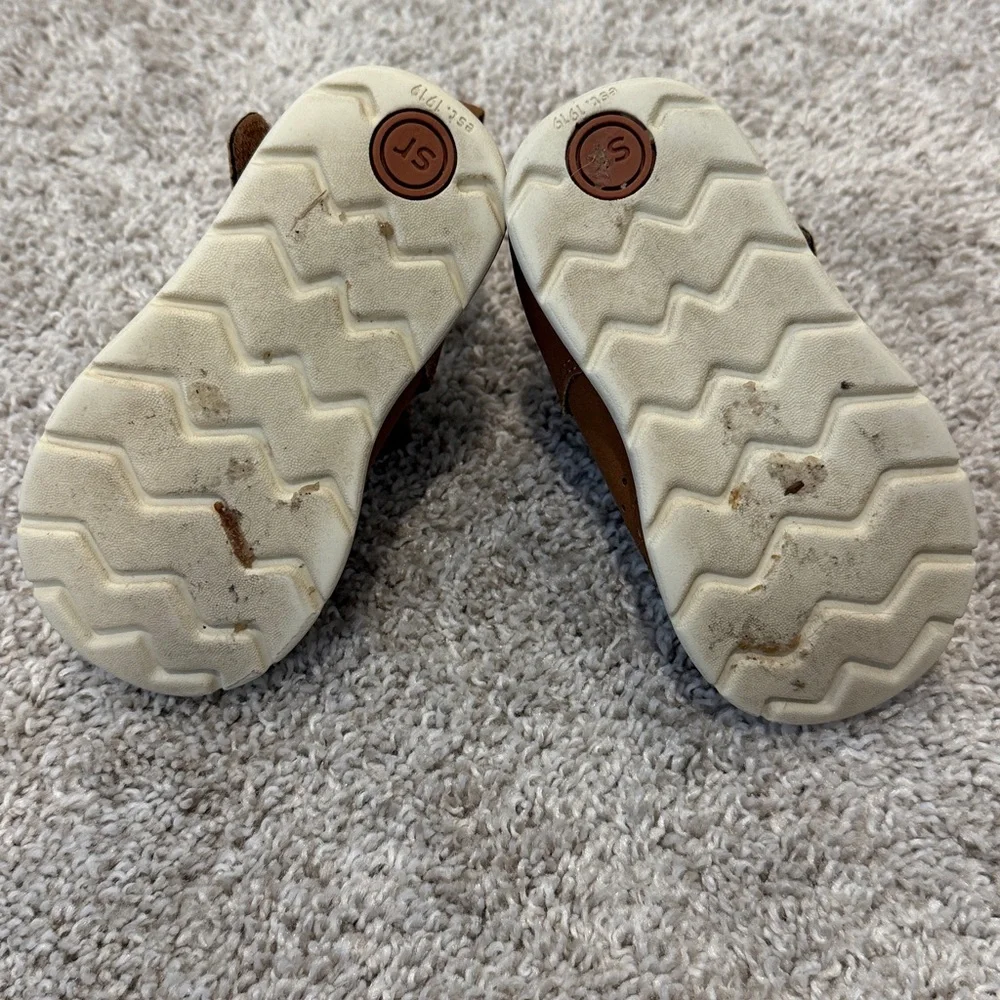 Stride Rite classic brown